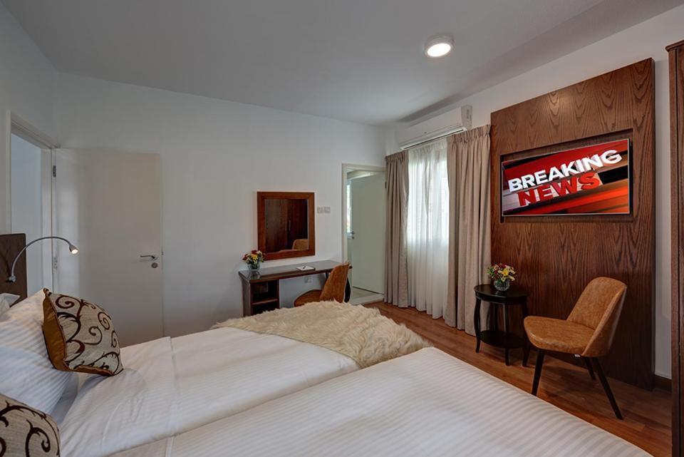 J5 Four Bedroom Villa Holiday Home In Al Wasl For Families Only Dubaï Extérieur photo