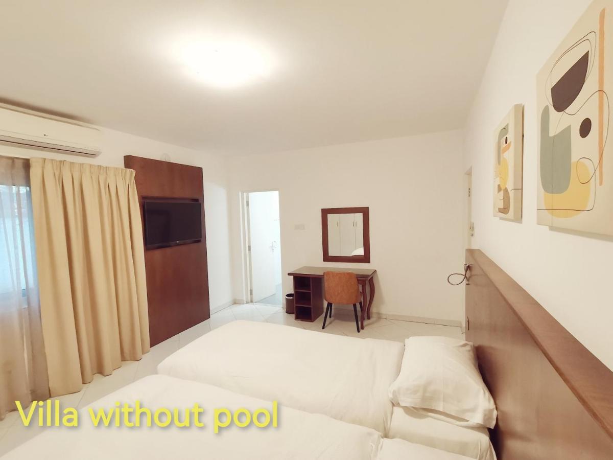 J5 Four Bedroom Villa Holiday Home In Al Wasl For Families Only Dubaï Extérieur photo