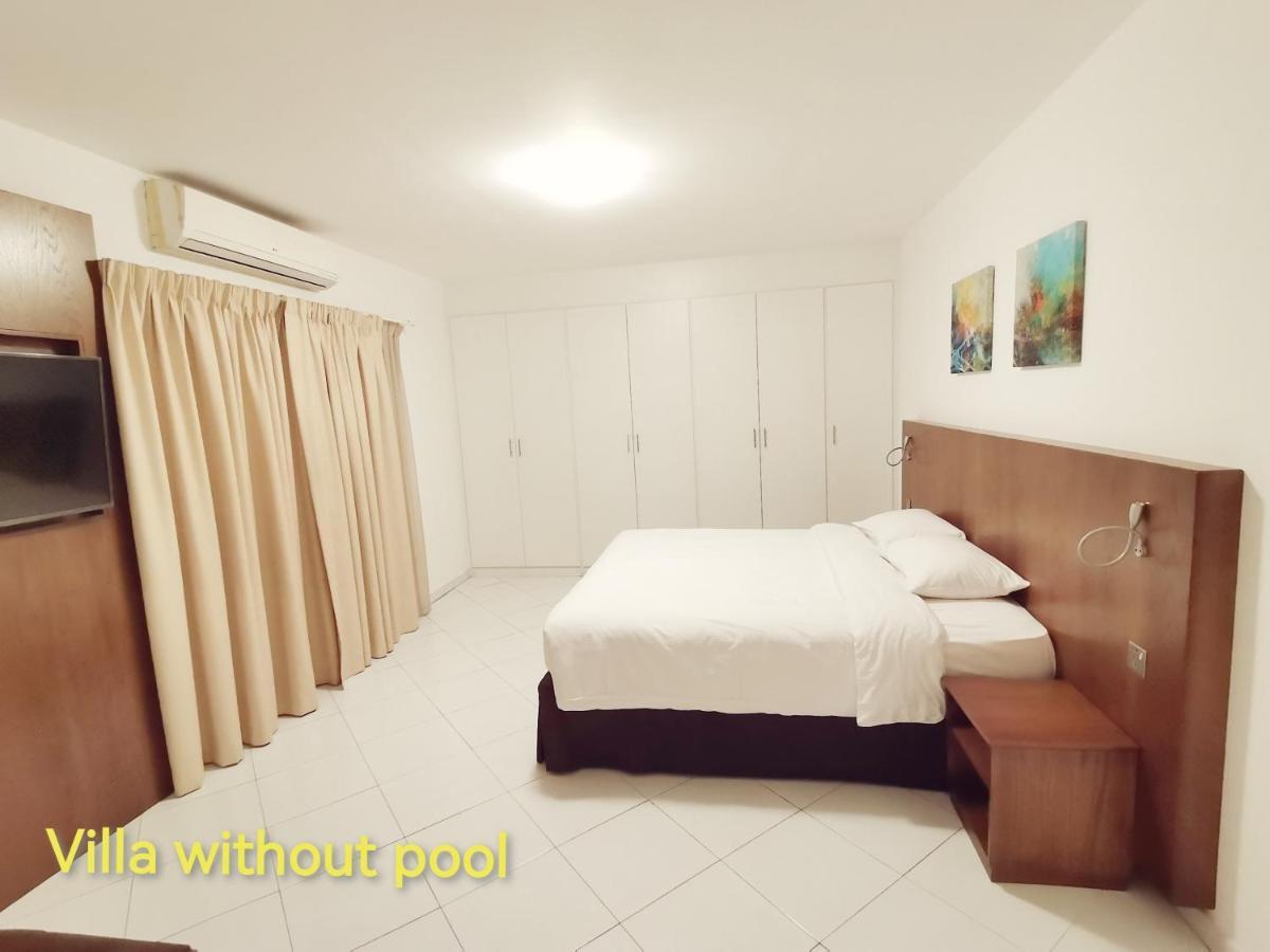 J5 Four Bedroom Villa Holiday Home In Al Wasl For Families Only Dubaï Extérieur photo