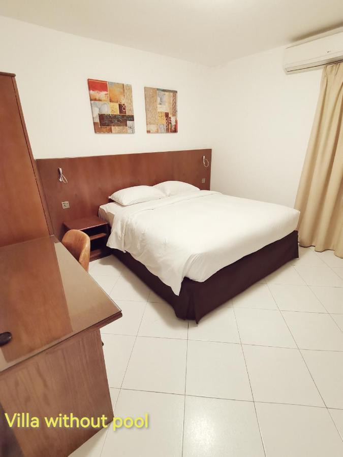 J5 Four Bedroom Villa Holiday Home In Al Wasl For Families Only Dubaï Extérieur photo